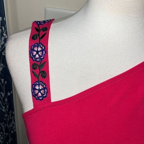 Soft Surroundings Asymmetrical Sleeve Embroidered Flower Top Pink sz S Small - Picture 2 of 6